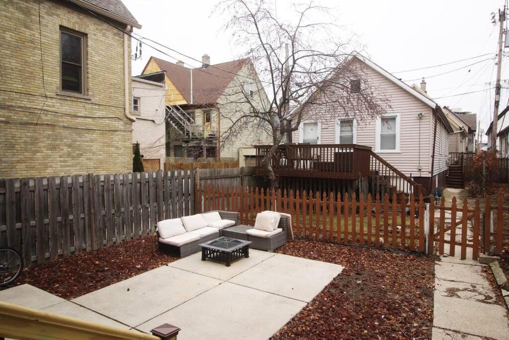 Renovated Brady St. Classic Milwaukee Exterior foto